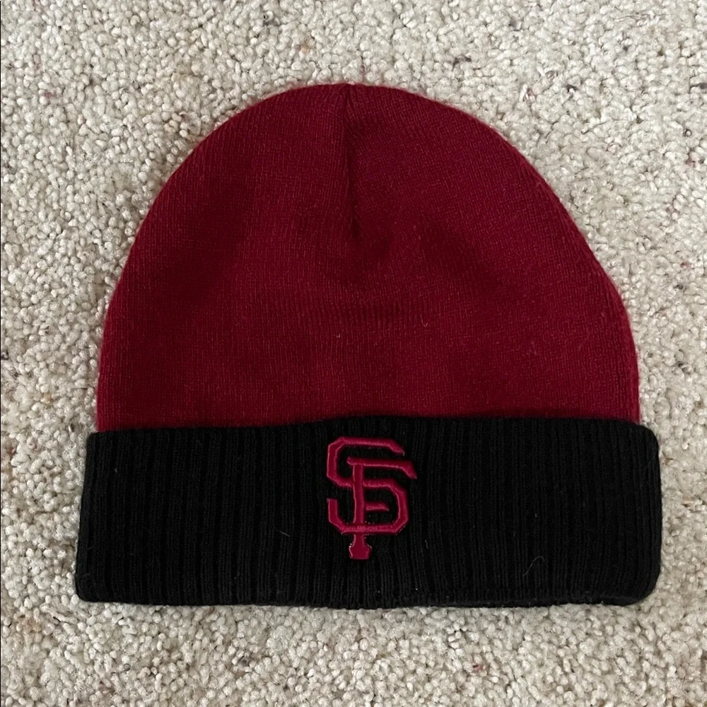RARE SF GIANTS TWO TONE MAROON/BLACK BEANIE - Picture 1 of 6